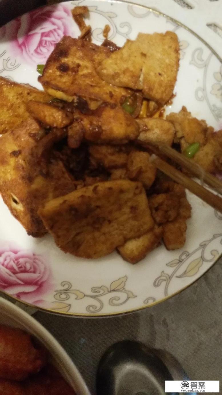 长春哪条街饭店多？