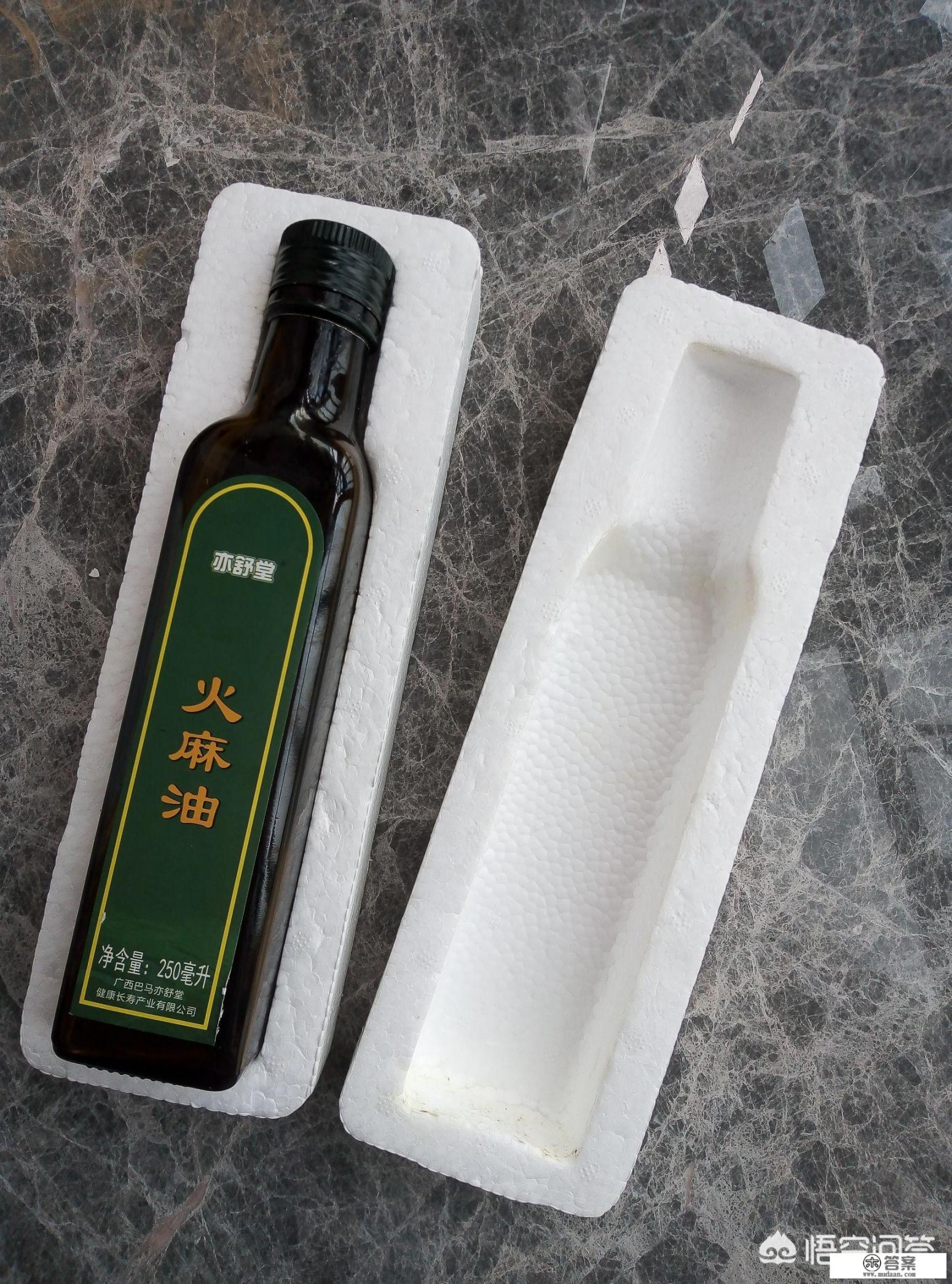 火麻油加蜂蜜有什么作用?火麻油与蜂蜜能否搭配食用?其功效与优缺点解析