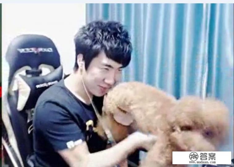 我要爆装备游戏怎么才能过第三关？