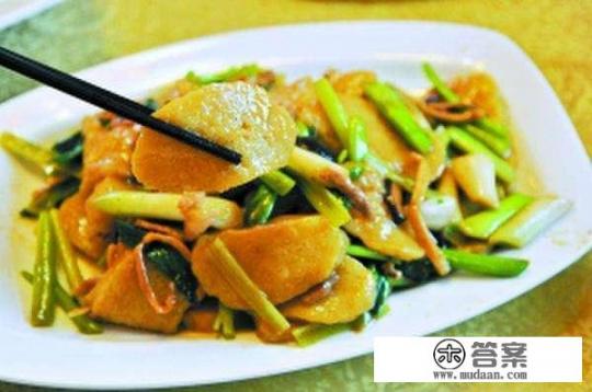 梅州客家人有种相当有特色的美食叫黄粄,是怎么制作的?梅州黄粄制作过程,简单美味的客家传统美食如何诞生?