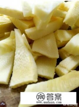 梅州客家人有种相当有特色的美食叫黄粄，是怎么制作的？