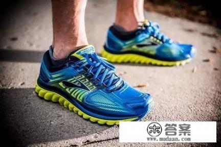 专业跑鞋的优缺点？
