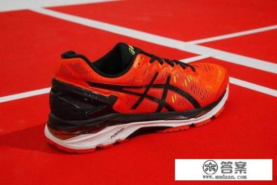 专业跑鞋的优缺点？