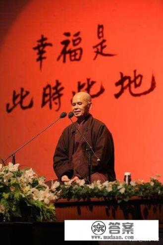 一本书每天读60页，4天读不完。5天有余。每天70页，3天读不完，4天有余。求这本书有多少？