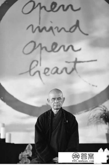 一本书每天读60页，4天读不完。5天有余。每天70页，3天读不完，4天有余。求这本书有多少？