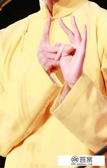 看过张云雷和杨九郎的相声,你们最喜欢哪种污郎之词? 看过张云雷和杨九郎的相声,你们最喜欢哪种污郎之词?