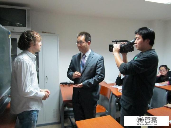 口吃会遗传吗? 口吃会遗传吗?