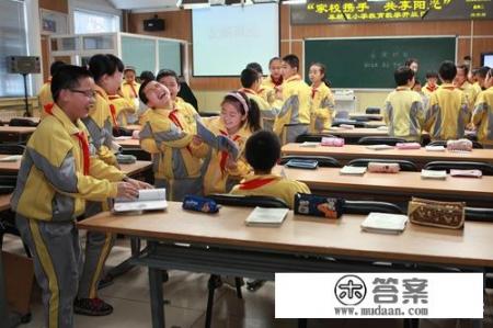 学生评语大学简短? 学生评语大学简短?