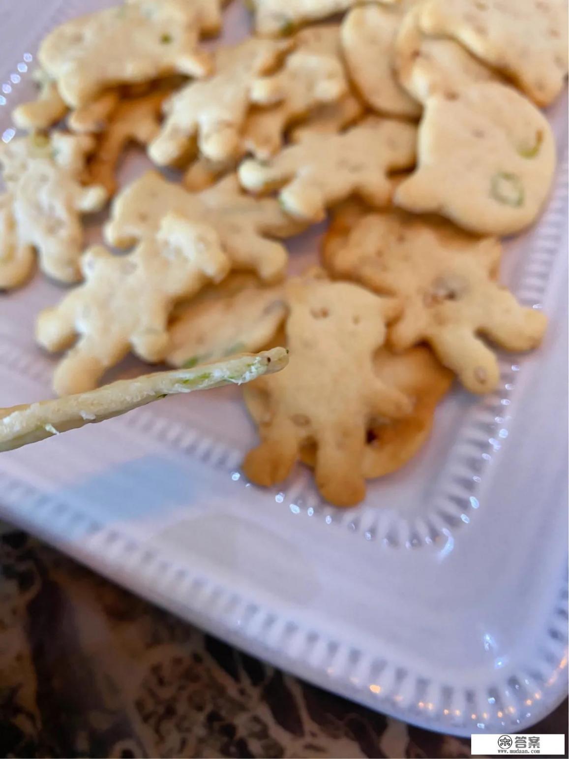 苏打饼干的做法步骤图,苏打饼干怎么做好吃? 苏打饼干的做法步骤图,苏打饼干怎么做好吃?