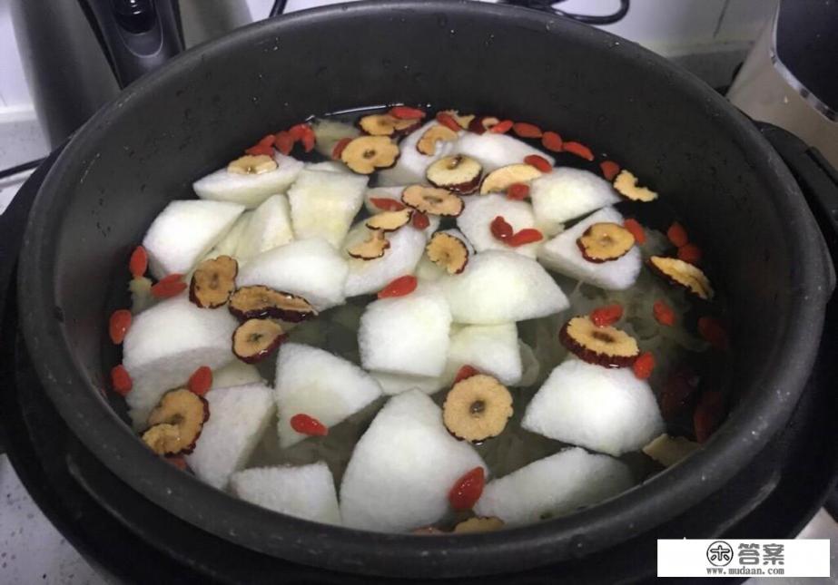 人参、枸杞和排骨一起炖可以吗?有哪些功效? 人参、枸杞和排骨一起炖可以吗?有哪些功效?