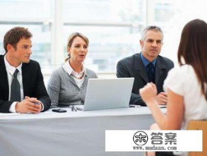 面试时的简短的英语自我介绍？