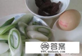 大酱炒鸡蛋做法？