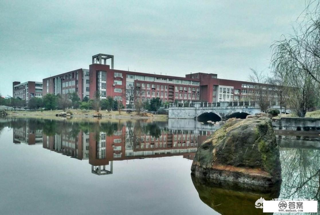 二本大学分数低排名靠前的大学? 二本大学分数低排名靠前的大学?