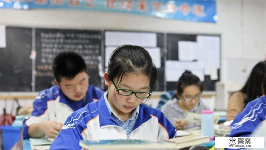 历年的各高校的高考录取分数线是多少啊? 历年的各高校的高考录取分数线是多少啊?