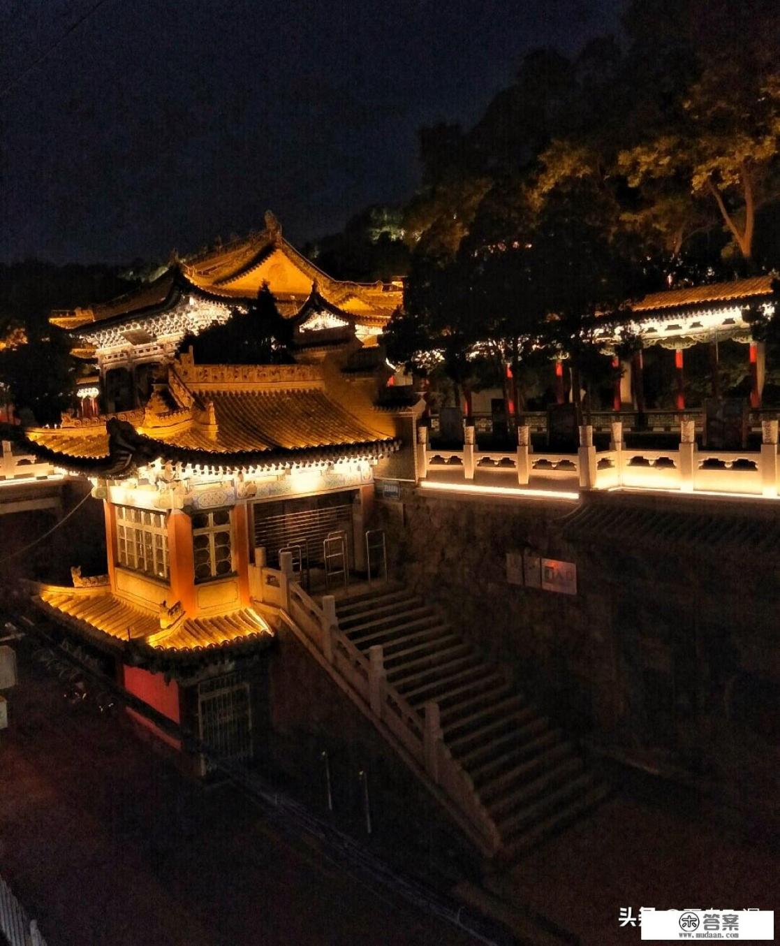 西安旅游观光巴士“铛铛车”运行，车厢满满是西安元素, 你怎么看？