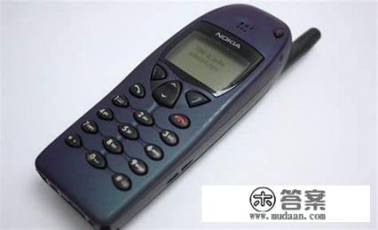 请问诺基亚6110是哪一年出产的？诺基亚6110何时发布？
