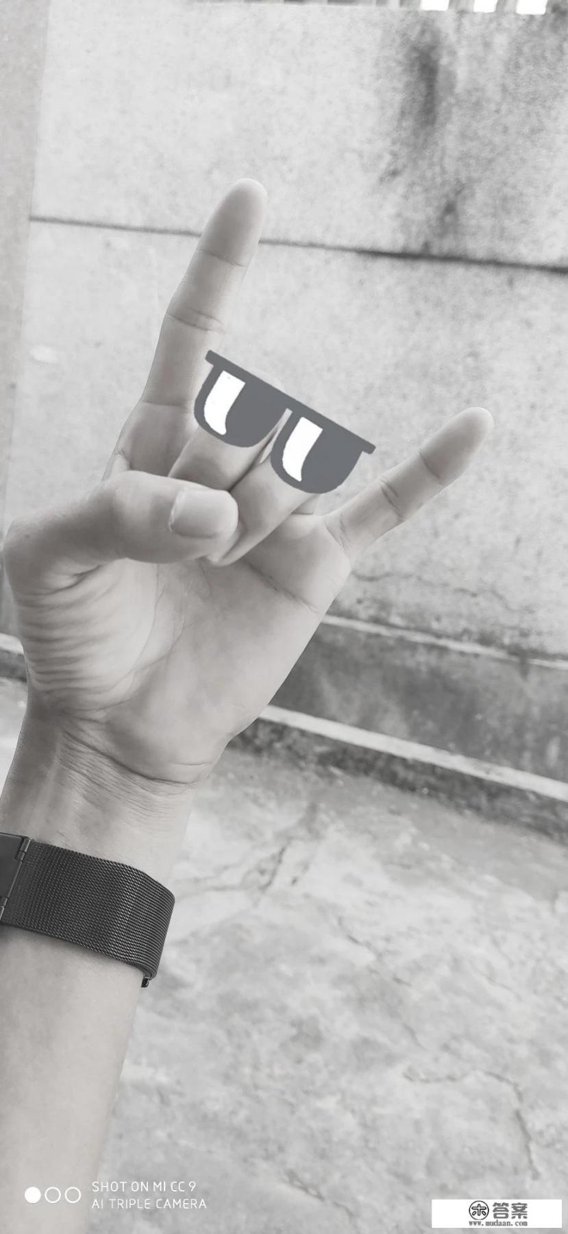 当我们的爱情与现实碰撞了，最后的选择是什么？因为什么选择他/她/它？