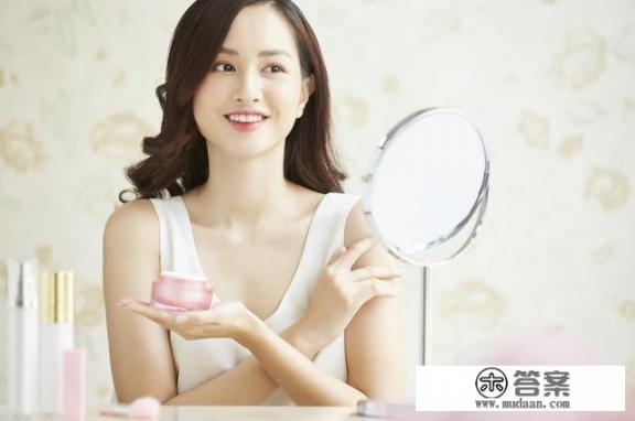 老公很宠我，对我很好，但是最近他总是去酒吧，然后到天亮才回家，也有女人打电话给他，他更是在微信上加？