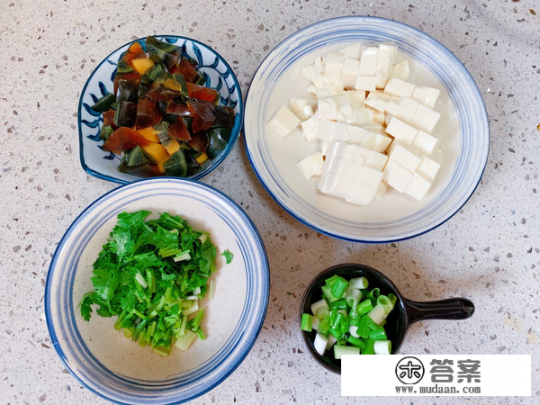 皮蛋豆腐汤正宗做法？