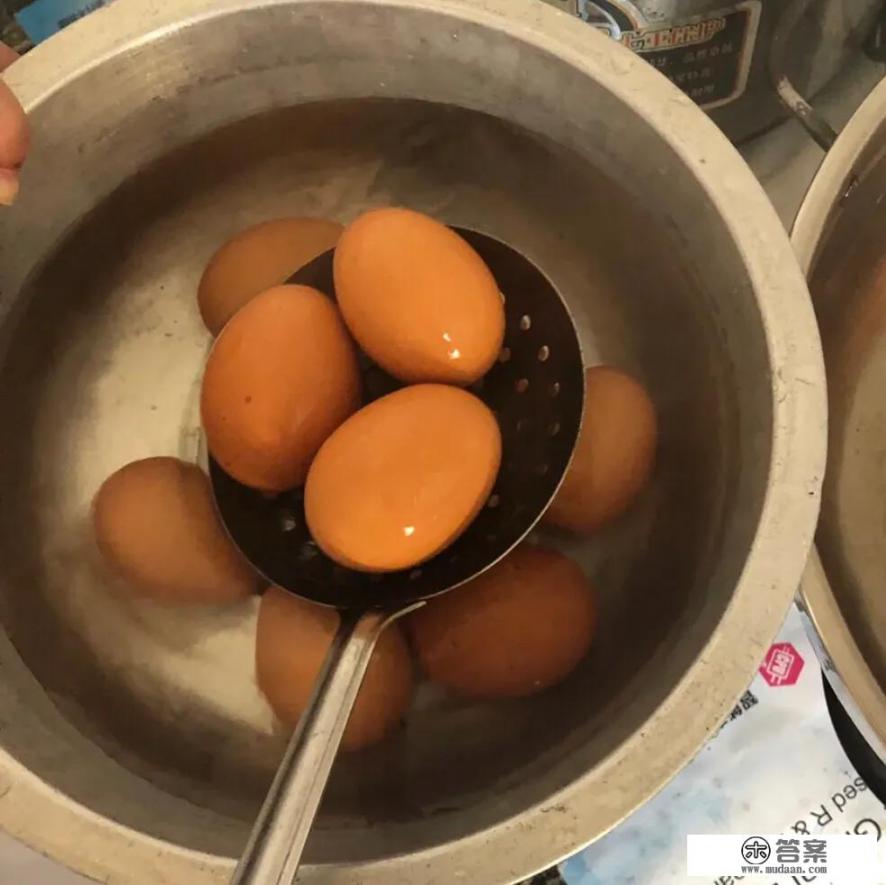 酱油泡蛋和卤蛋的区别？