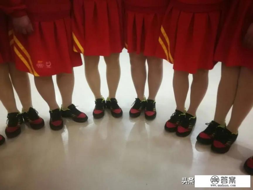 疫情后再也不反对家人去跳广场舞,有什么好鞋推荐吗? 疫情后再也不反对家人去跳广场舞,有什么好鞋推荐吗?