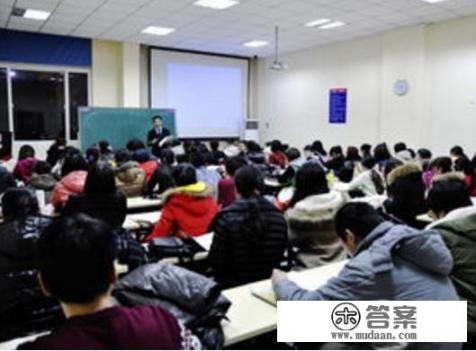 深圳大学成人教育学院里面有什么具体的专业？