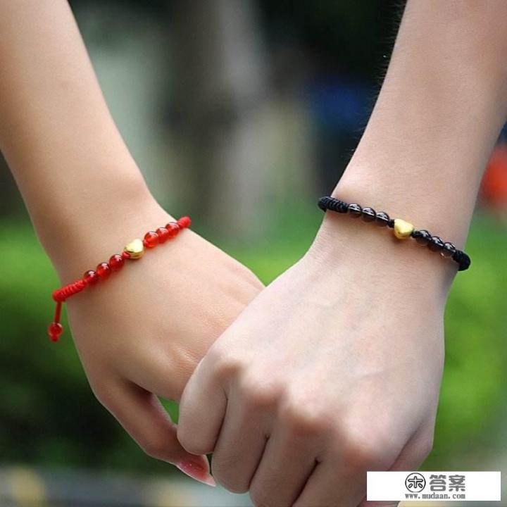 情侣合适戴什么情侣饰品？如何选择适合情侣佩戴的饰品，让爱情更甜蜜？