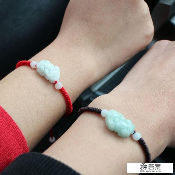 情侣合适戴什么情侣饰品？