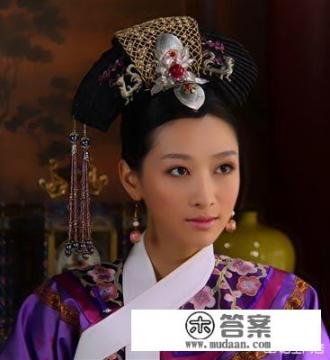 现代服饰比古代服饰更艳丽、款式更多样，为何有些艺人比较适合拍古装戏？