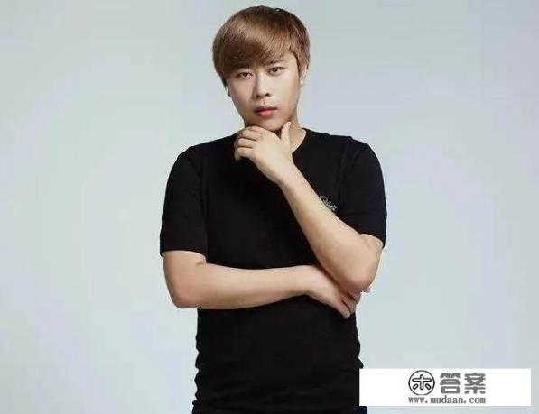 卢本伟和faker谁影响力更大，只谈影响力，不说游戏实力？为什么？