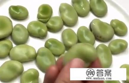 怎样快速剥蚕豆皮？怎样快速剥蚕豆皮？