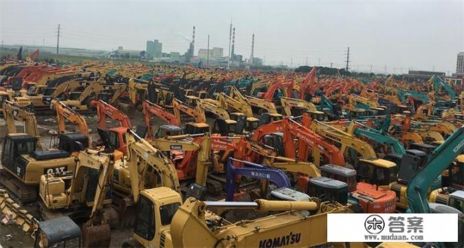 二手挖掘机价格一般是多少钱？