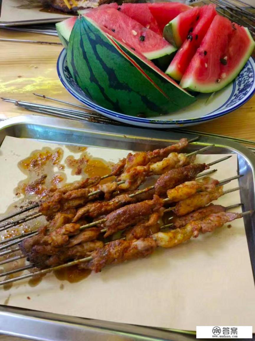 关于近期旅游热点问题的新闻播报？