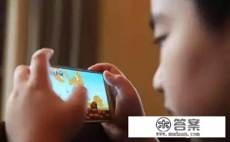 春节晚会上的游戏活动送些什么小礼品比较好？