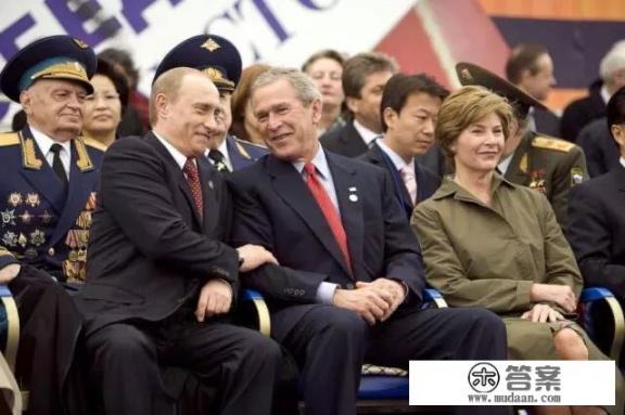 安倍决定出席俄罗斯5·9胜利日大阅兵，有何目的？