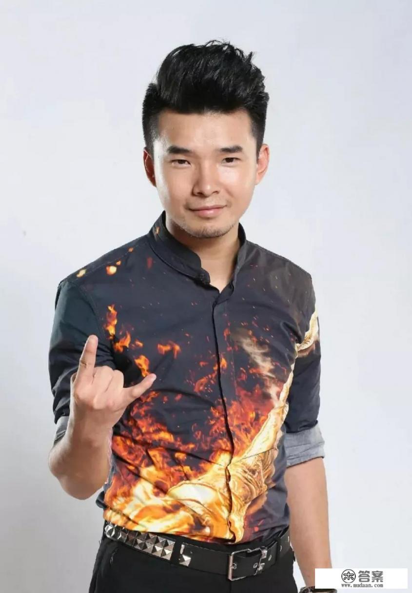 好声音的历届四强和导师？