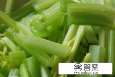 凉拌西芹如何制作？