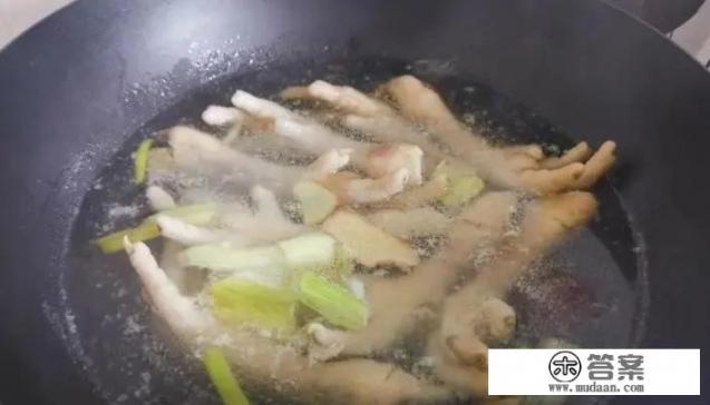 虎皮凤爪怎样炸起皮？