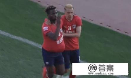 你觉得现在效力于陕西大秦之水的小将奥斯卡，足球生涯将会达到什么样的高度，为什么？