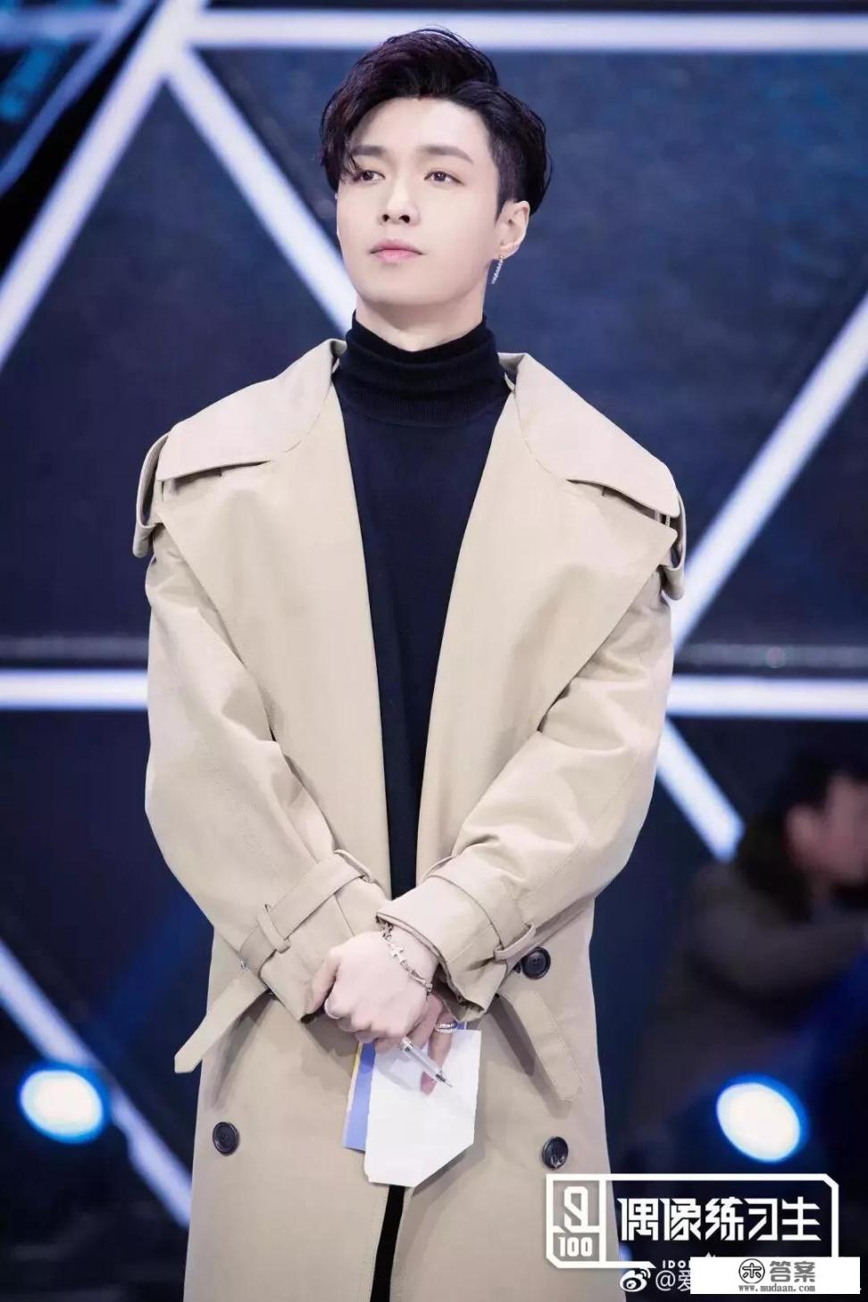 我想开家个性T恤印花店，需要哪些设备啊？