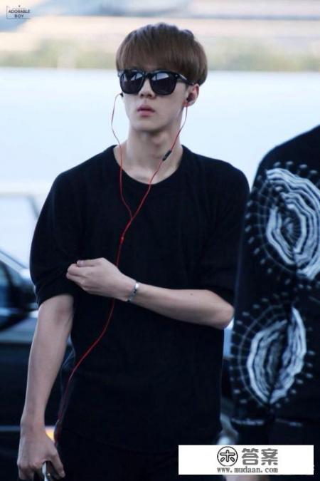 我想开家个性T恤印花店，需要哪些设备啊？