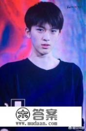 我想开家个性T恤印花店，需要哪些设备啊？