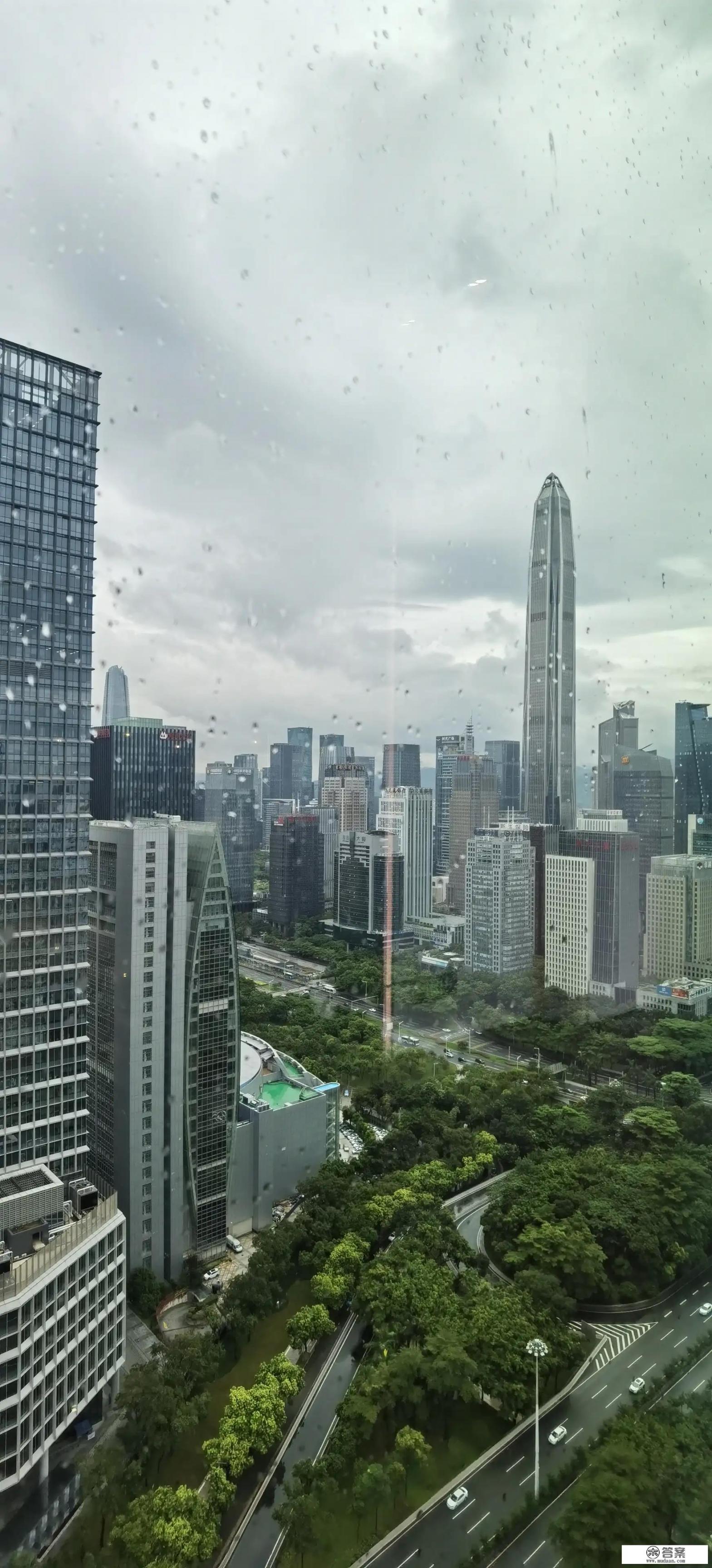 深圳的地理中心在哪？深圳的经济中心在哪？深圳的未来中心在哪？