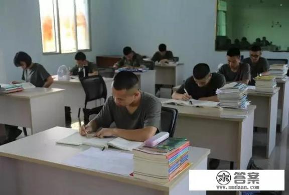 在读大学生当兵可以考军校吗？