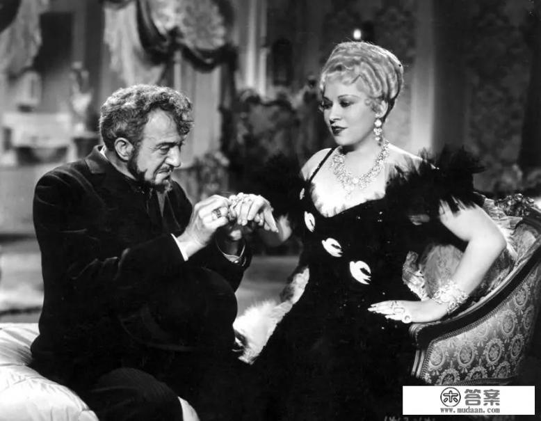 白金戒指和银戒指区别? 白金戒指和银戒指区别?