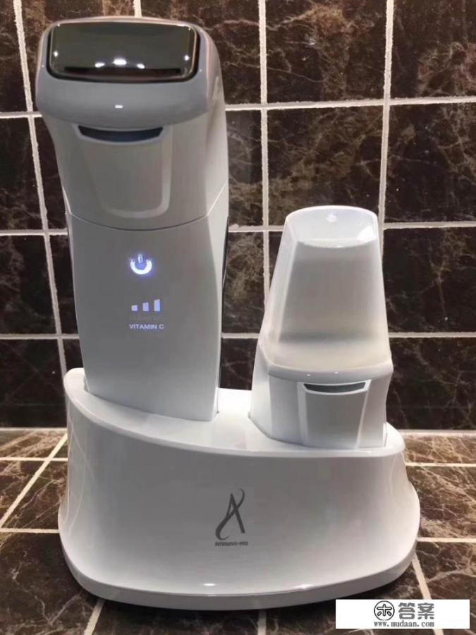 美容方面，到底是选择美容仪好呢还是护肤品好呢？