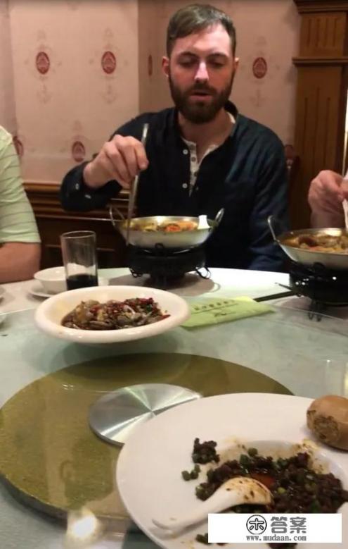 去过国外的人一般都说西餐吃不惯，那反过来，外国人会吃不惯中餐吗？