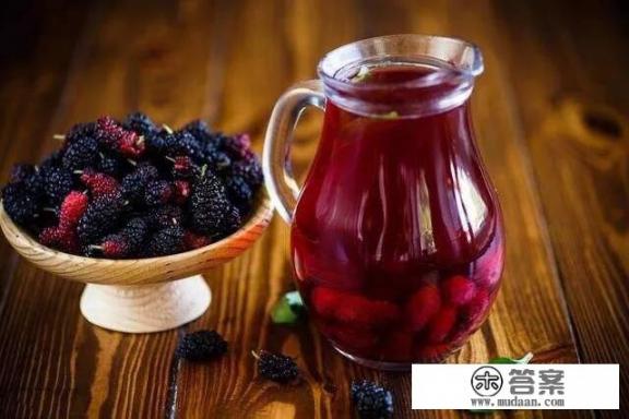 经常用桑葚干泡水喝有什么好处？可以长期喝吗？