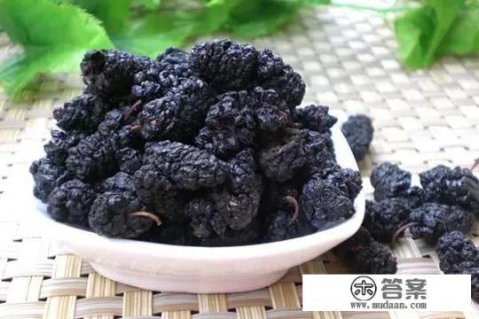 经常用桑葚干泡水喝有什么好处？可以长期喝吗？