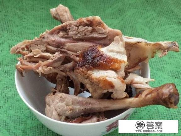 烤鸭吃完后的鸭架怎么做汤？